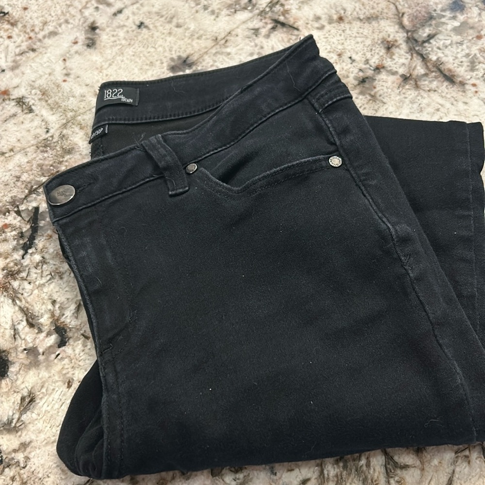 1822 black Jean petite crop size 10/30